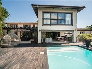 6 Bed House in La Lucia