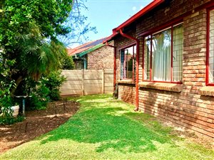 3 Bed Townhouse in Rooihuiskraal