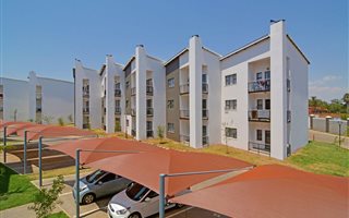 2 Bedroom Cluster in Rietvalleirand