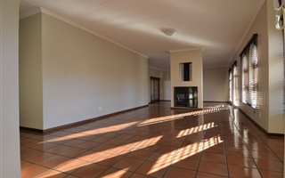 4 Bedroom House in De Zoete Inval