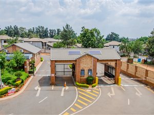 2 Bed Apartment in Zwavelpoort