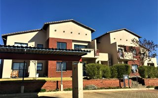 2 Bedroom Apartment in Jackal Creek Golf Estate