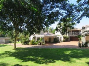 1500 m² Commercial space in Hazeldean (Silverlakes Surroundings)