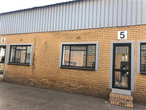 300 m² Industrial space in Chloorkop