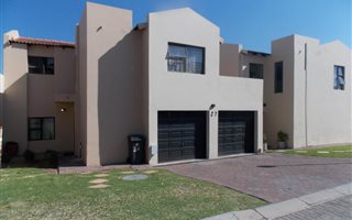 3 Bedroom House in Dainfern Valley