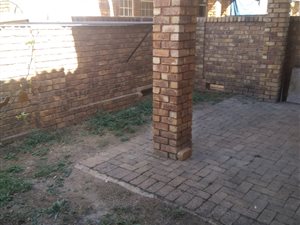 2 Bed Apartment in Andeon AH