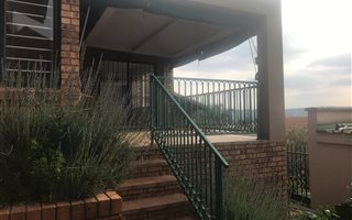 3 Bedroom Simplex in Garsfontein