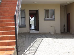 2 Bed Flat in Willowbrook