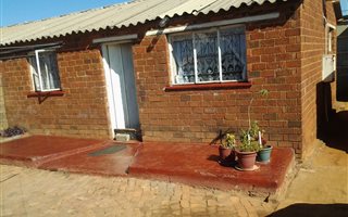 2 Bedroom House in Pimville