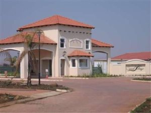 3 Bed Townhouse in Brits Central