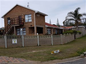 4 Bedroom House in Mossel Bay