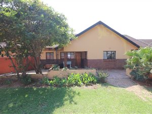 8.5 ha Farm with House in Vlakfontein