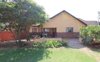 8.5 ha Farm with House in Vlakfontein