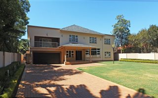 6 Bedroom House in Greenside