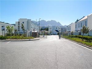 2 Bed Apartment in Nuutgevonden