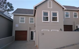 4 Bedroom Townhouse in Bryanston West