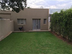 1 Bed Garden Cottage in Lakeside Village