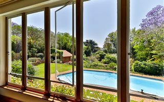 6 Bedroom House in Westcliff