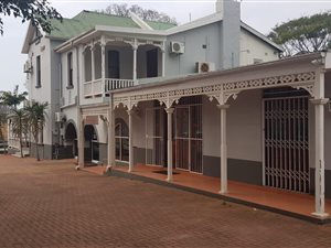 90 m² Commercial space in Glenwood