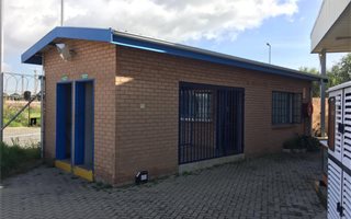 1651 m² Commercial space in Hughes