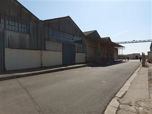 1056 m² Industrial space in Amalinda