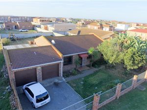 3 Bed House in Bluewater Bay