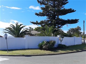 3 Bed House in Mossel Bay Central