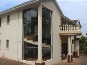 4 Bed House in Marina Beach