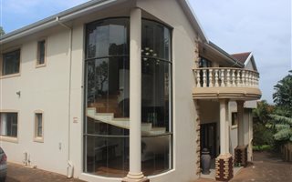 4 Bedroom House in Marina Beach