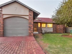 3 Bed House in Mayberry Park