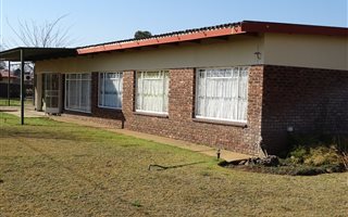 1.3 ha Farm in Wilgeboom AH
