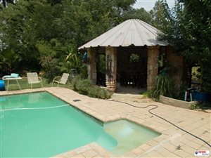 11 Bed House in Pyramid