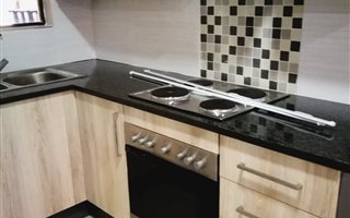 Bachelor apartment in Alberton