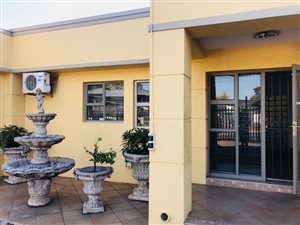340 m² Office Space in Parkmore