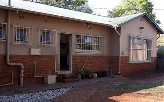 4 Bedroom House in Clubview
