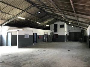 330 m² Industrial space in Elsies River