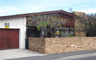 3 Bedroom House in Parow East