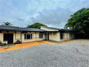 400 m² Office Space in Lyttelton Manor