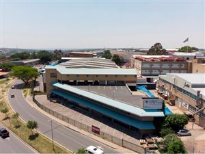 737 m² Industrial space in Wynberg