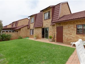 4 Bed Townhouse in Ruimsig