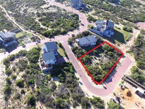 735 m² Land available in Stilbaai