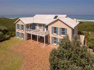 5 Bed House in Bettys Bay