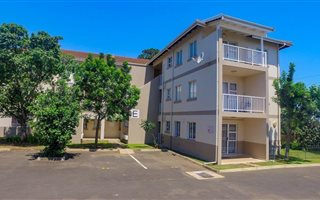 2 Bedroom Apartment in Manor Estates