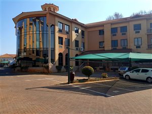 89 m² Office Space in Bruma