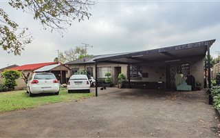 4 Bedroom House in Klopperpark