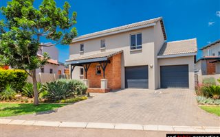 3 Bedroom House in Olympus AH