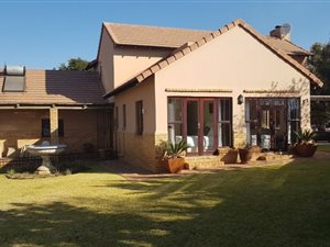 3 Bed Cluster in Ruimsig