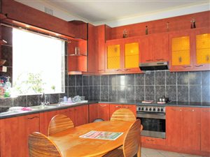 3 Bed House in Kensington