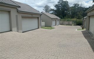 3 Bedroom Townhouse in Die Heuwel