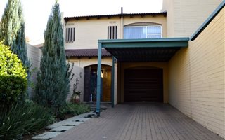 3 Bedroom Townhouse in Dagbreek